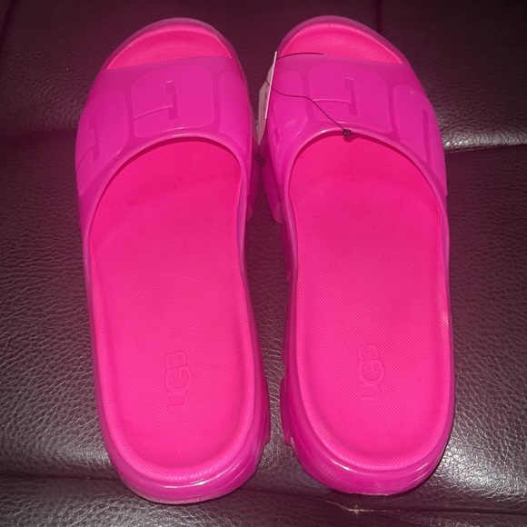 UGG Slides - Picture 6 of 6